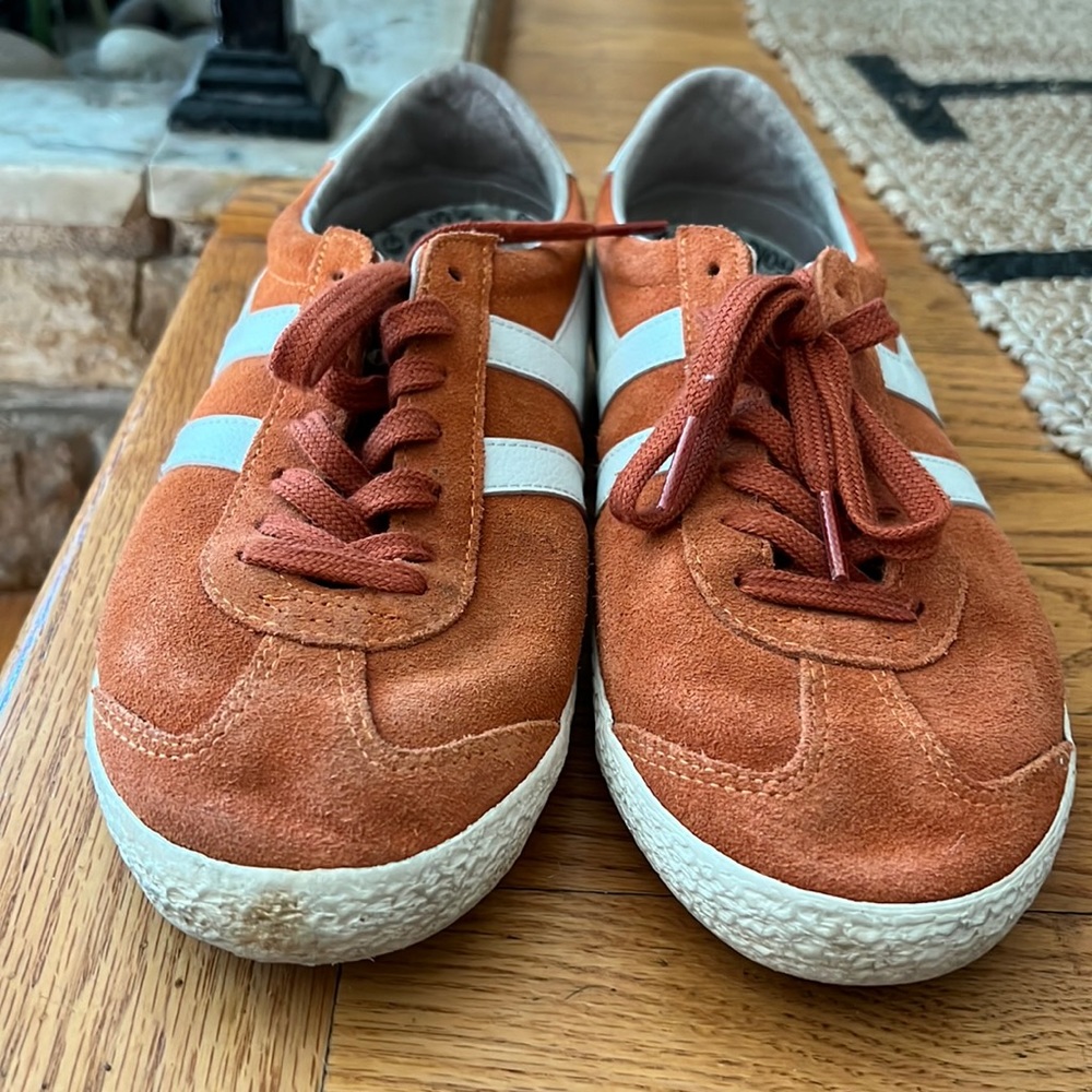 Gola